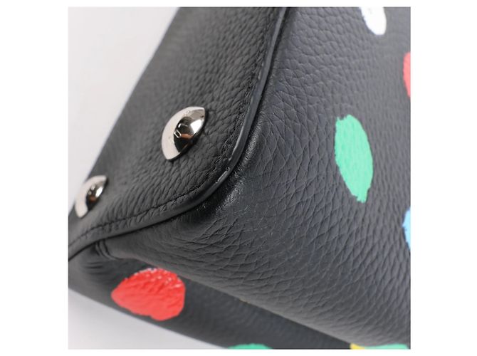 Louis Vuitton x Taurillon Capucines MM 2Way Handbag in Nero M21663 - vista 13