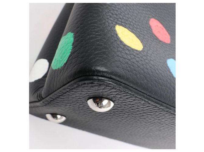 Louis Vuitton x Taurillon Capucines MM 2Way Handbag in Nero M21663 - vista 14