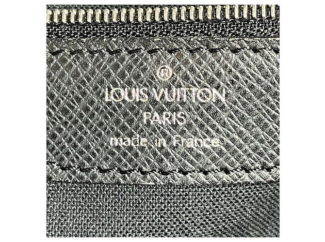Borsa Louis Vuitton Taiga Alexander Grigio - vista 4