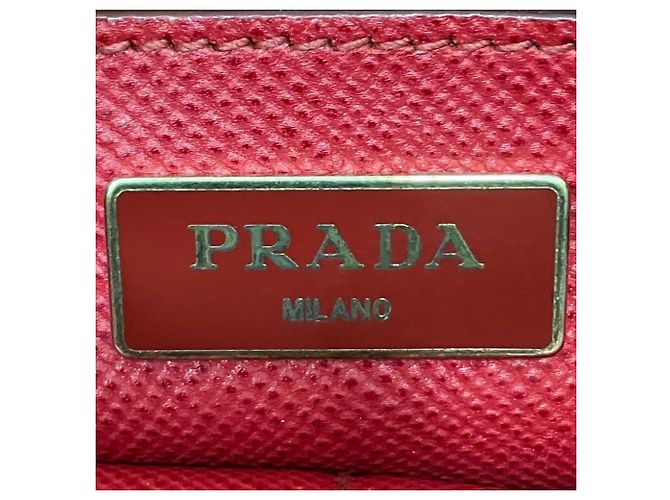 Borsa a tracolla in pelle bordeaux Prada Bordò - vista 4