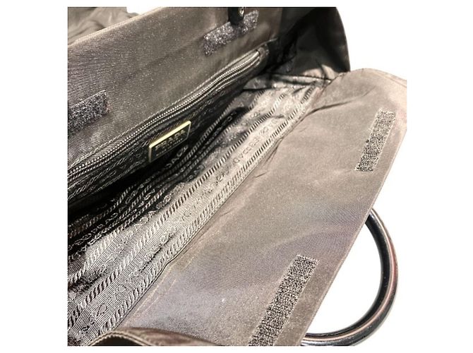 Bolso Tote Prada de nylon negro y plástico - vista 6