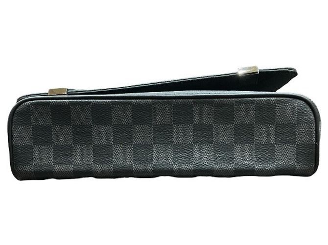 Borsa Louis Vuitton Damier Graphite District PM Nero - vista 3