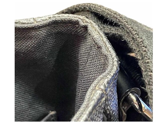 Borsa a Spalla Louis Vuitton District MM Nero - vista 6