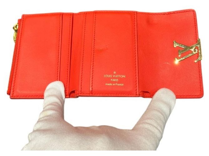 Cartera Louis Vuitton Taurillon Capucines XS Plegable - vista 3