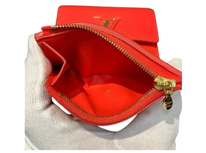 Cartera Louis Vuitton Taurillon Capucines XS Plegable - vista 6