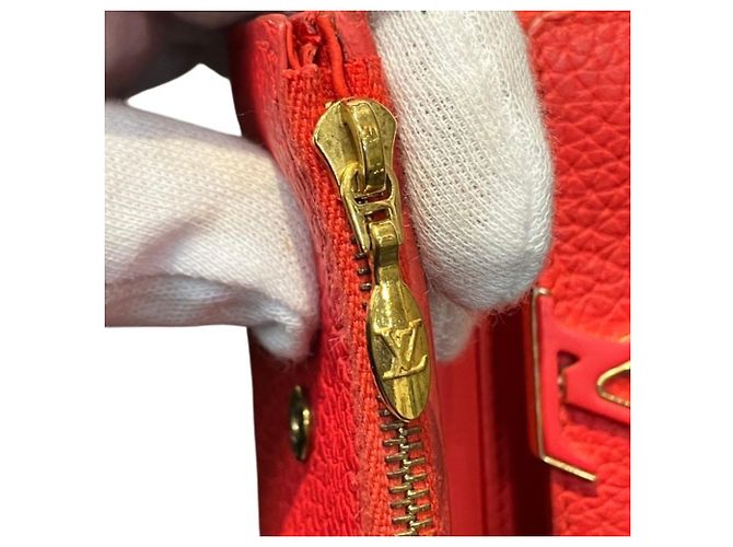 Cartera Louis Vuitton Taurillon Capucines XS Plegable - vista 7