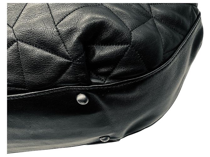 Bolsa de ombro hobo em couro acolchoado preto Akris - vista 11