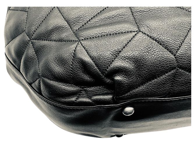 Bolsa de ombro hobo em couro acolchoado preto Akris - vista 12
