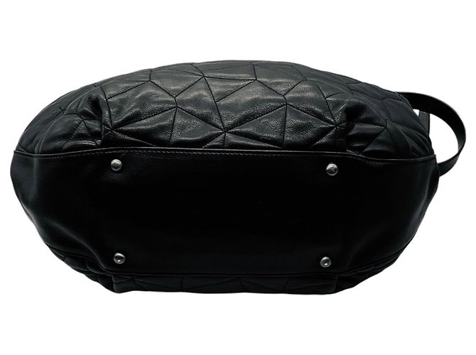 Bolsa de ombro hobo em couro acolchoado preto Akris - vista 4