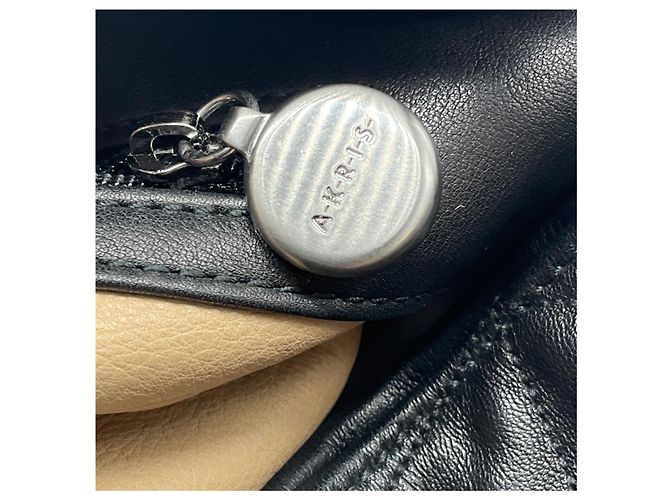 Bolsa de ombro hobo em couro acolchoado preto Akris - vista 7