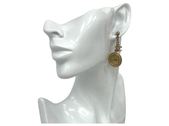 Orecchini Chanel Coco Mark Coin D'oro - vista 2