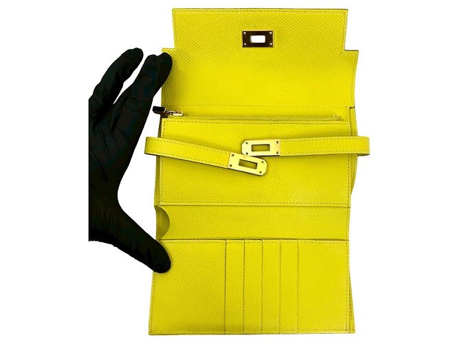 Hermès Cartera Hermes Kelly Compact de piel Epsom Amarillo - vista 8