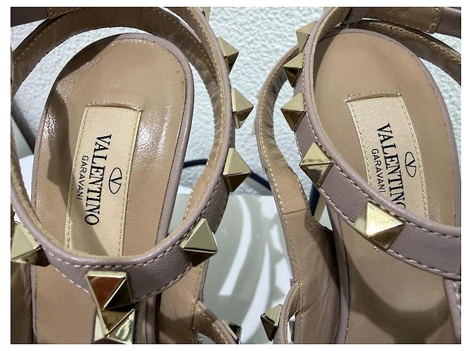 Valentino Garavani Rockstud Décolleté Navy 37.5 Blu - vista 3
