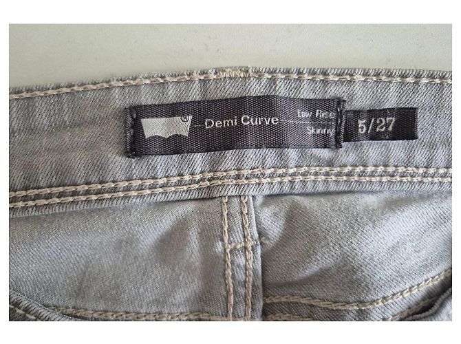 Levi's Demi Curve Low Rise Skinny Jeans - Gris Claro - vista 4