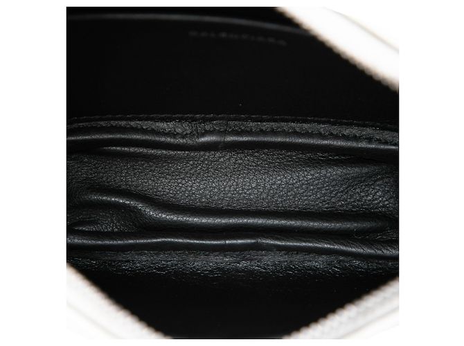 Borsa a tracolla Everyday Camera Bag XS in pelle bianca Balenciaga Bianco Crudo - vista 4