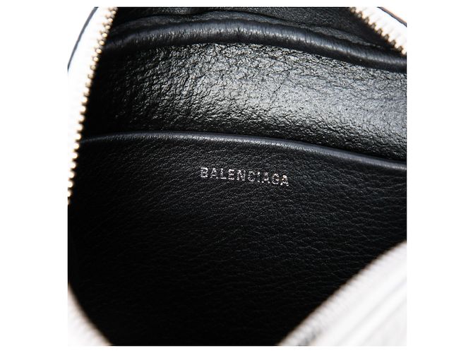 Borsa a tracolla Everyday Camera Bag XS in pelle bianca Balenciaga Bianco Crudo - vista 5