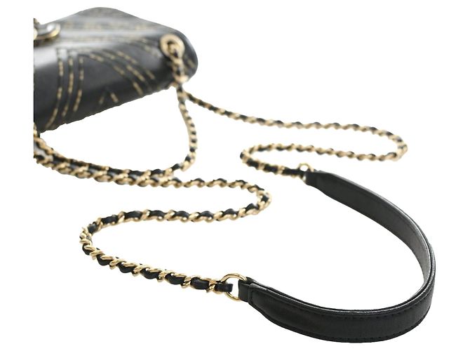 Chanel Black Small Chevron Sheepskin Subtle Flap Nero - vista 15
