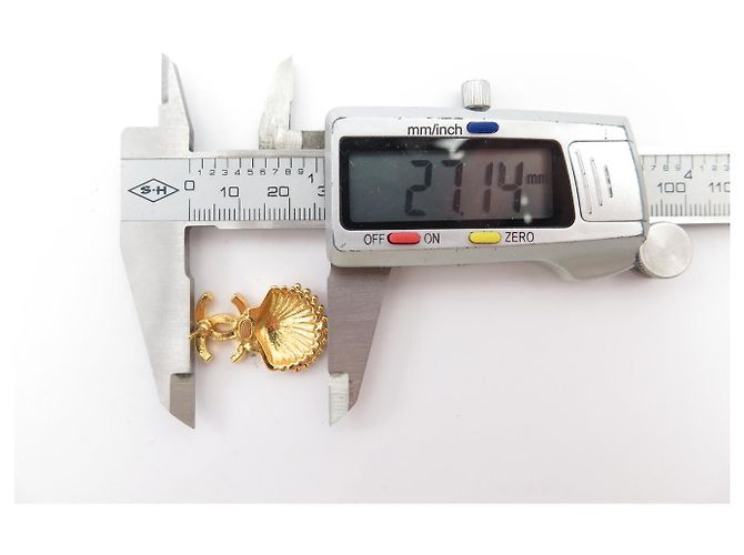 NUOVI ORECCHINI CHANEL ABA063 CONCHIGLIA LOGO CC ORO D'oro - vista 5