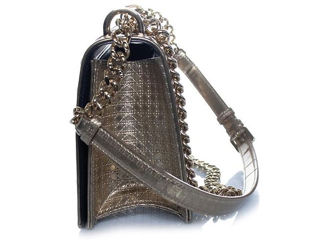 Christian Dior, borsa con patta Diorama metallizzata D'oro Metallico - vista 5