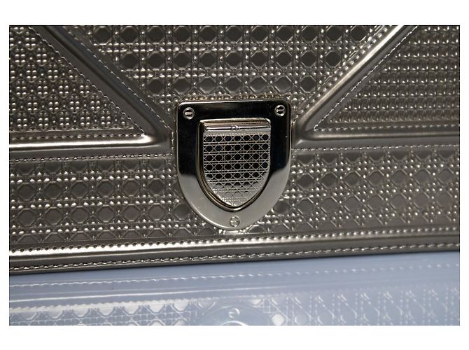 Christian Dior, borsa con patta Diorama metallizzata D'oro Metallico - vista 7