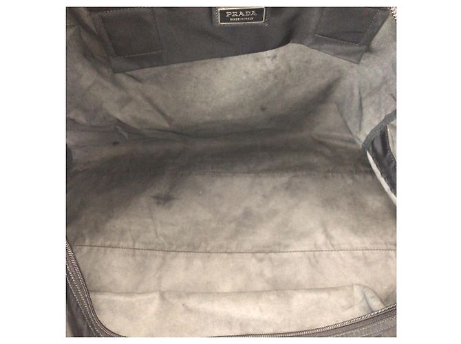 Borsa da viaggio in nylon Prada con logo Triangle Tessuto Nero - vista 9