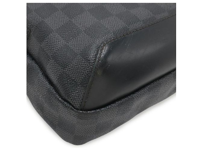 Borsa a tracolla Louis Vuitton Damier Graphite Avenue Nero - vista 3