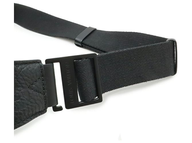 Borsa a tracolla Louis Vuitton Monogram Taurillon S Lock Nero - vista 5
