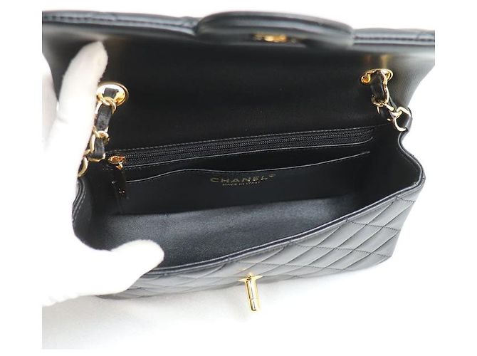 Borsa a tracolla Chanel Mini Classic in agnello Nero - vista 3