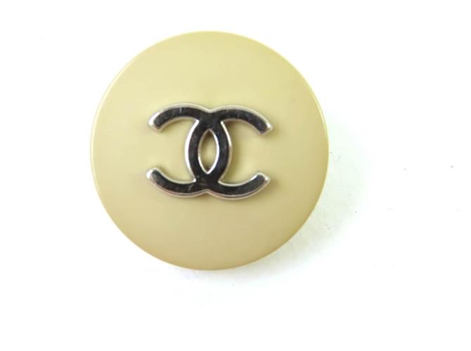 Accessorio bottone Chanel COCO Beige - vista 3
