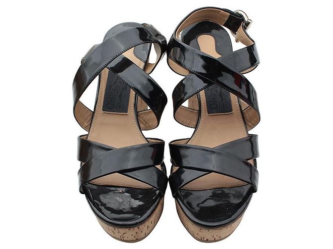 Salvatore Ferragamo Sandali con zeppa in vernice nera Nero - vista 2