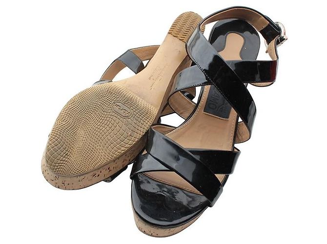 Salvatore Ferragamo Sandali con zeppa in vernice nera Nero - vista 3