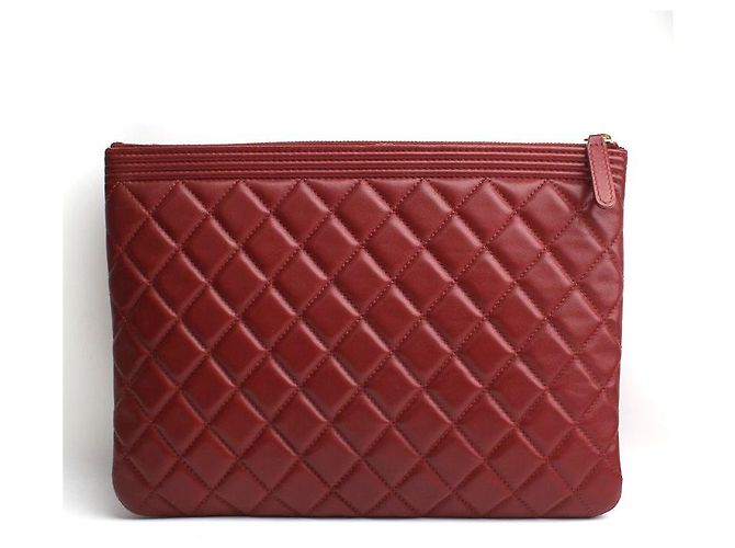 Chanel Clutch trapuntata Burgundy Boy Serie Medium Rosso - vista 3