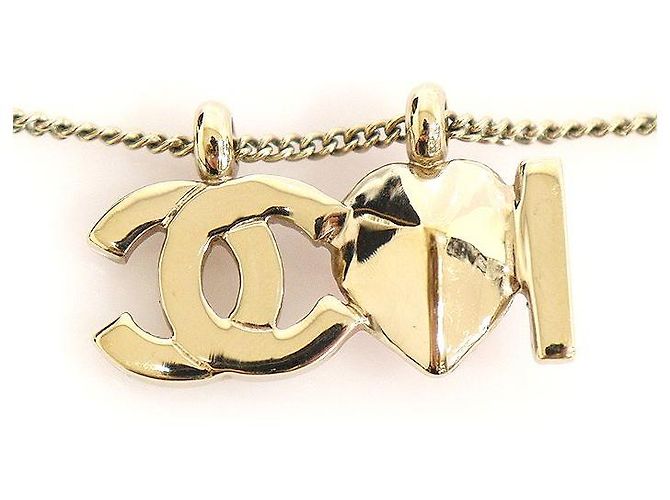 Chanel Collana Love CC in metallo dorato con cuore di cristallo rosa e perle D'oro - vista 5