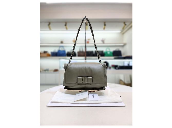 Salvatore Ferragamo Borsa a Spalla Viva Flap Chain Verde - vista 10