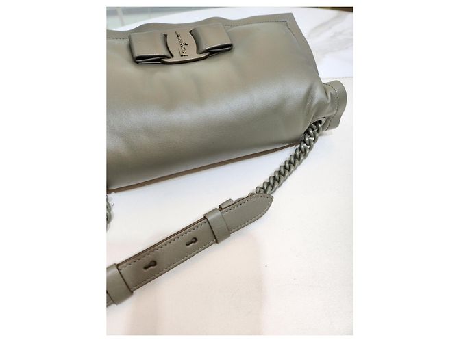Salvatore Ferragamo Borsa a Spalla Viva Flap Chain Verde - vista 18