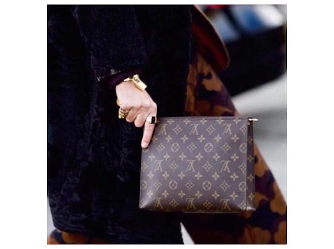 Louis Vuitton Beauty case Marrone - vista 9