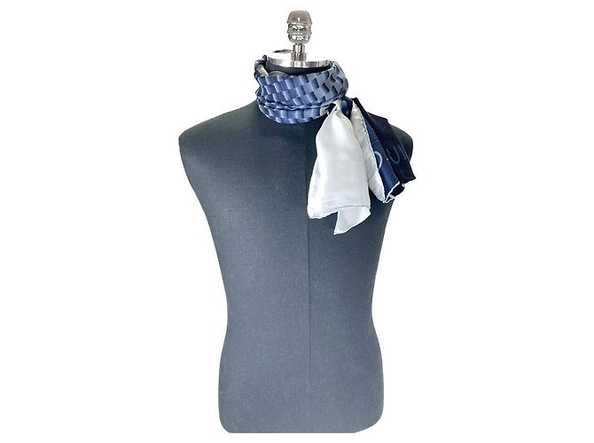 Louis Vuitton Bufanda larga de doble gasa de seda azul - vista 2