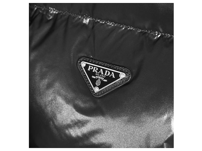Prada Wandelbare kurze Steppjacke Schwarz - Ansicht 7