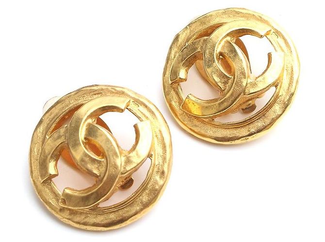 Chanel Vintage Goldplattierte runde CC Logo Clip Ohrringe Gelb - Ansicht 2