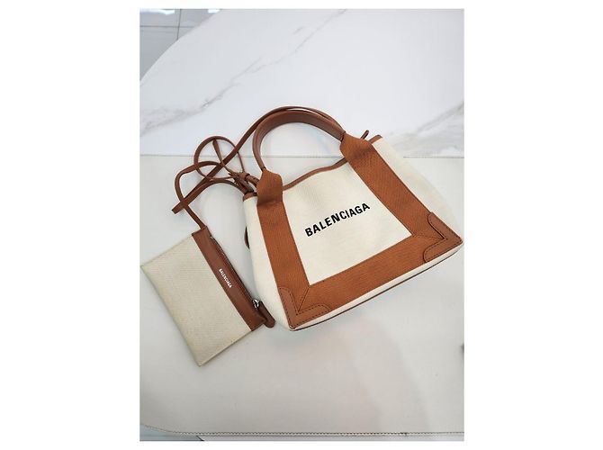 Balenciaga Cabas XS Camel Tote e Borsa a Spalla Marrone - vista 18