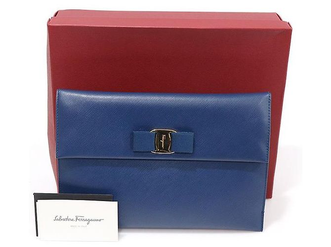 Salvatore Ferragamo Clutch con patta a fiocco in pelle Saffiano blu - vista 2