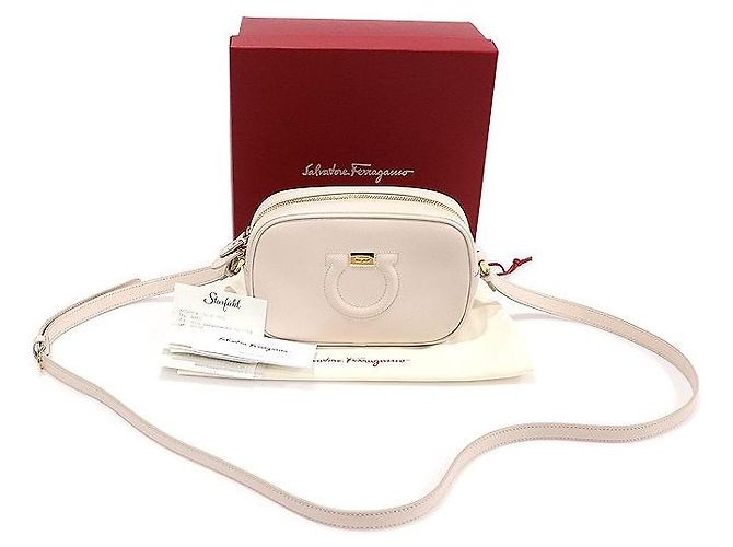 Salvatore Ferragamo Mini borsa a tracolla Gancini Camera City in pelle avorio Bianco - vista 2