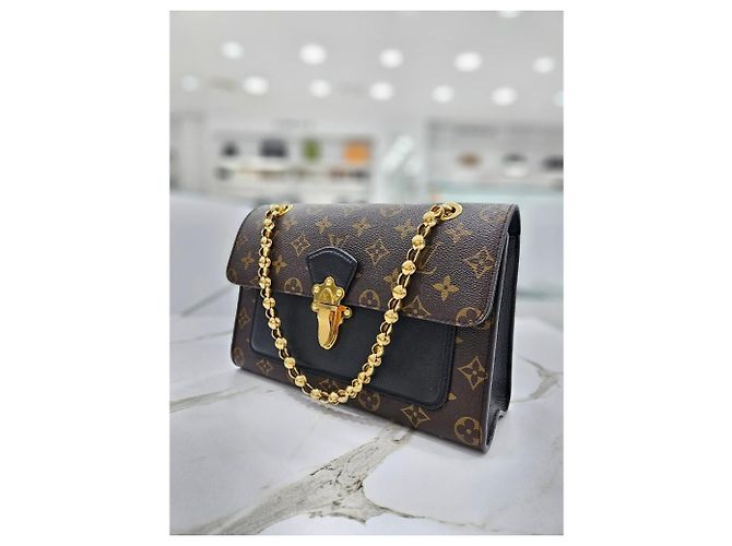Louis Vuitton Victorine Monogram Schultertasche Braun - vista 16