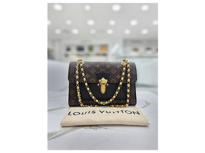Louis Vuitton Victorine Monogram Schultertasche Braun - vista 2
