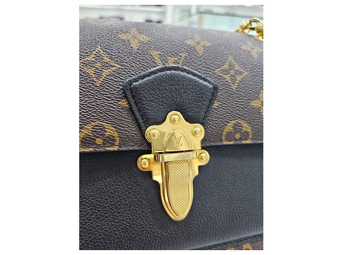 Louis Vuitton Victorine Monogram Schultertasche Braun - vista 7