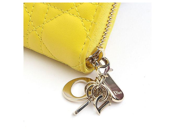 Dior Tarjetero Cannage amarillo con detalles en oro - vista 4