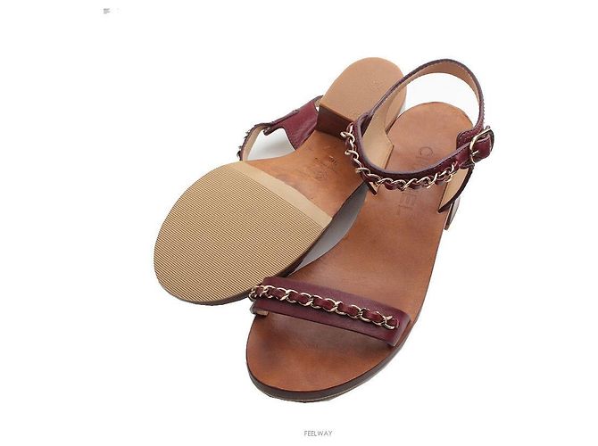 Chanel Sandali con catena dorata bordeaux Marrone - vista 3
