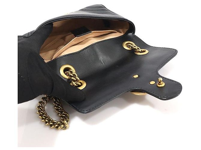 Gucci Mini borsa a tracolla con catena GG Marmont in pelle matelassé chevron nera Nero - vista 7