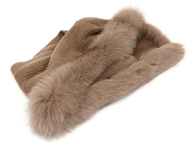 Dior Sciarpa a mantella con cappuccio in cashmere e pelliccia di volpe marrone - vista 5