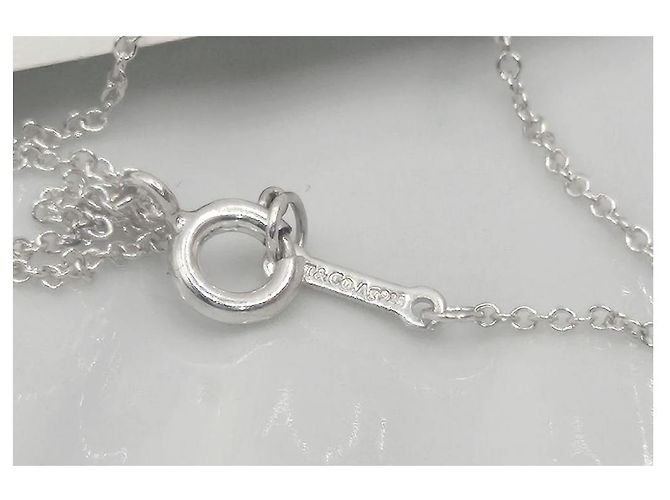 Tiffany & Co Olivenblatt-Perlenanhänger-Halskette (Silberne Süßwasserperle) - Ansicht 12